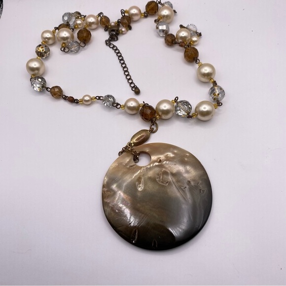 Painted Abalone Circle Shell Beaded Necklace - Picture 2 of 6